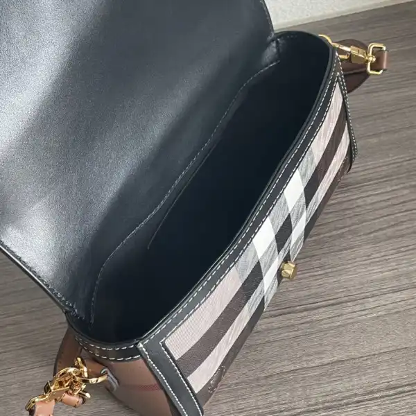 First bag ru BURBERRY Top Handle Note Bag-24*8*14cm