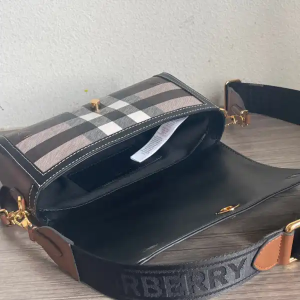 BURBERRY Top Handle Note Bag-24*8*14cm