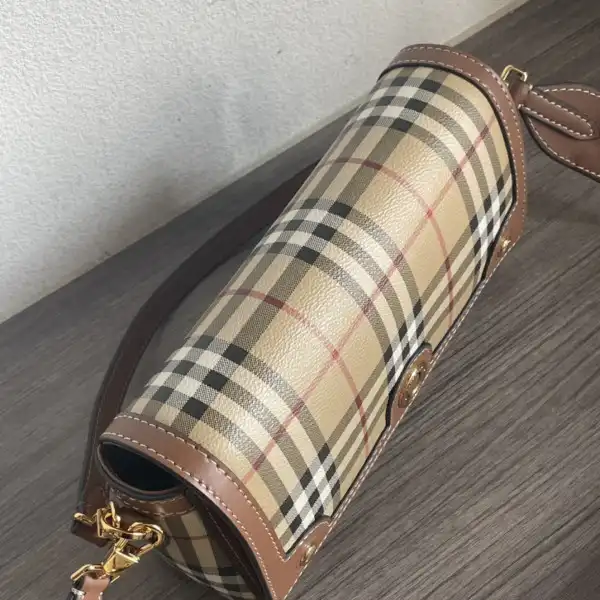 First bag ru BURBERRY Top Handle Note Bag-24*8*14cm