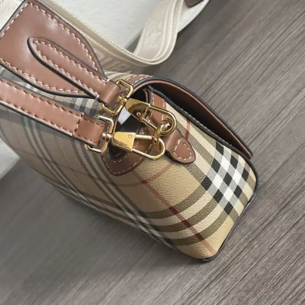 BURBERRY Top Handle Note Bag-24*8*14cm