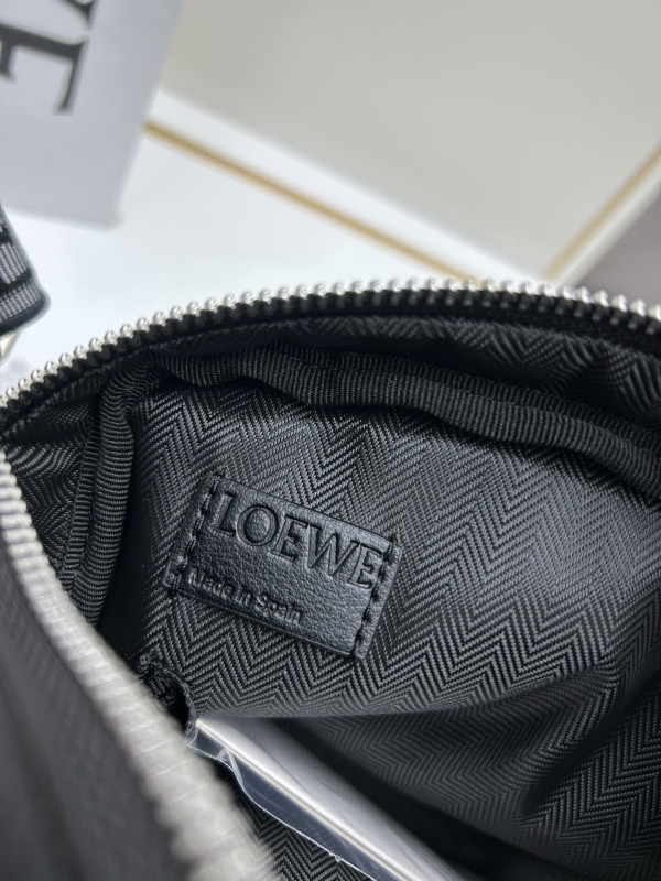 [FREE SHIPPING] Lowee messenger bag-24.5*18*10.5cm