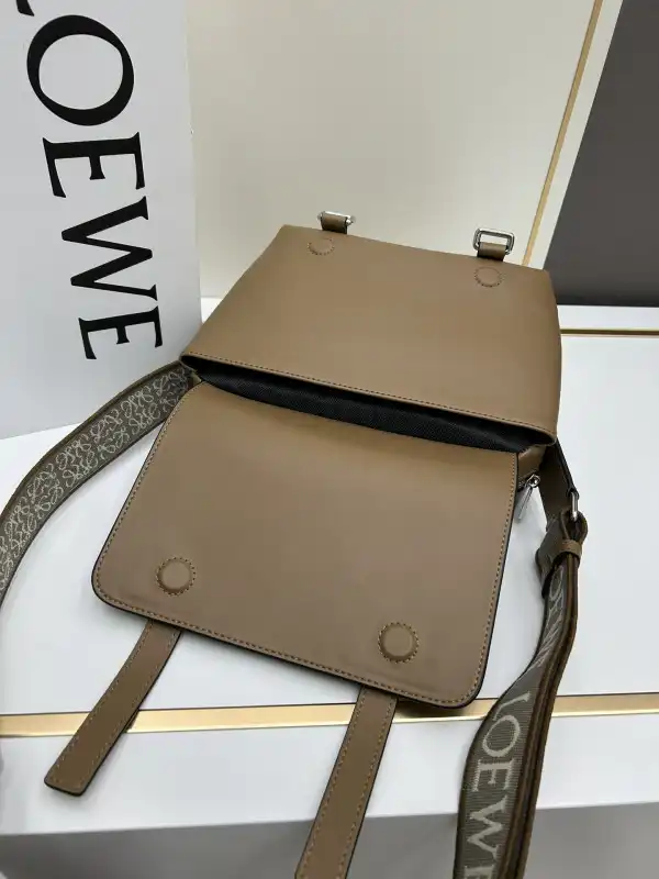 Lowee messenger bag-24.5*18*10.5cm