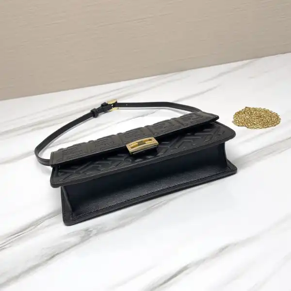 FENDI BAGUETTE-21*11.5*5CM