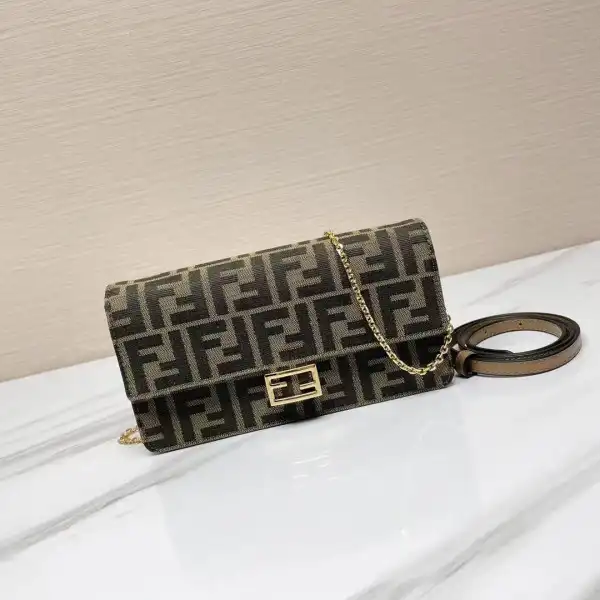 First Bag Ru FENDI BAGUETTE-21*11.5*5CM