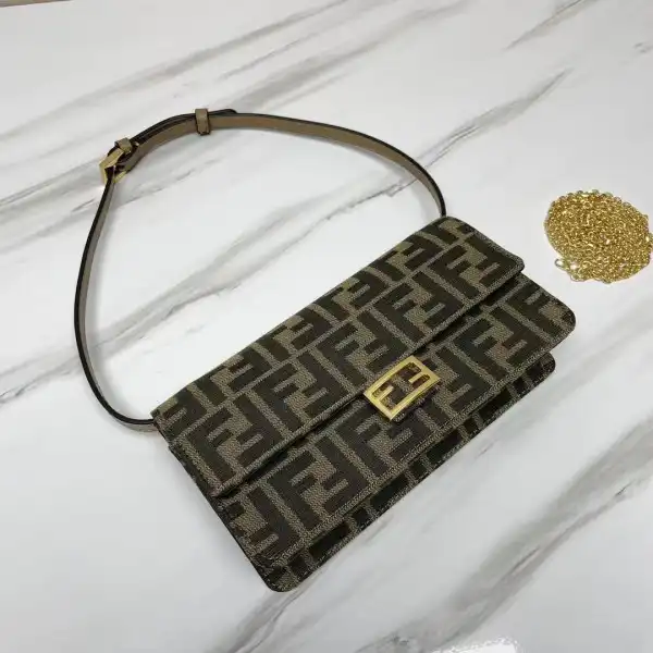 FENDI BAGUETTE-21*11.5*5CM