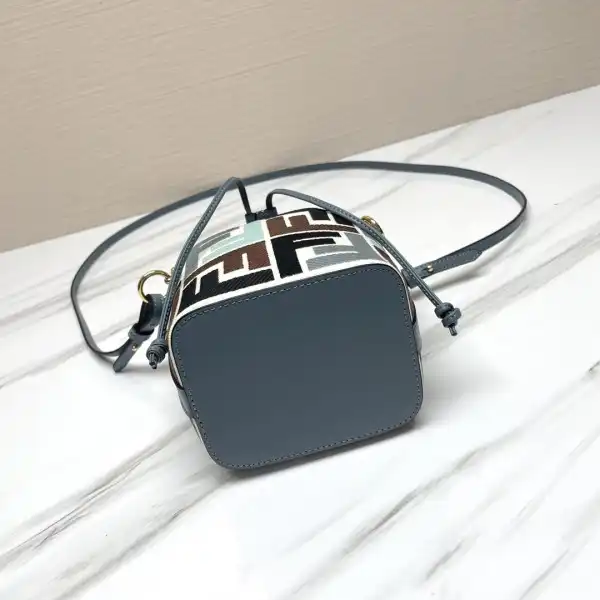 Bagsoffer FENDI MON TRESOR-12*18*10CM