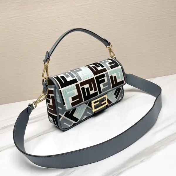 FENDI BAGUETTE-27*6*14CM