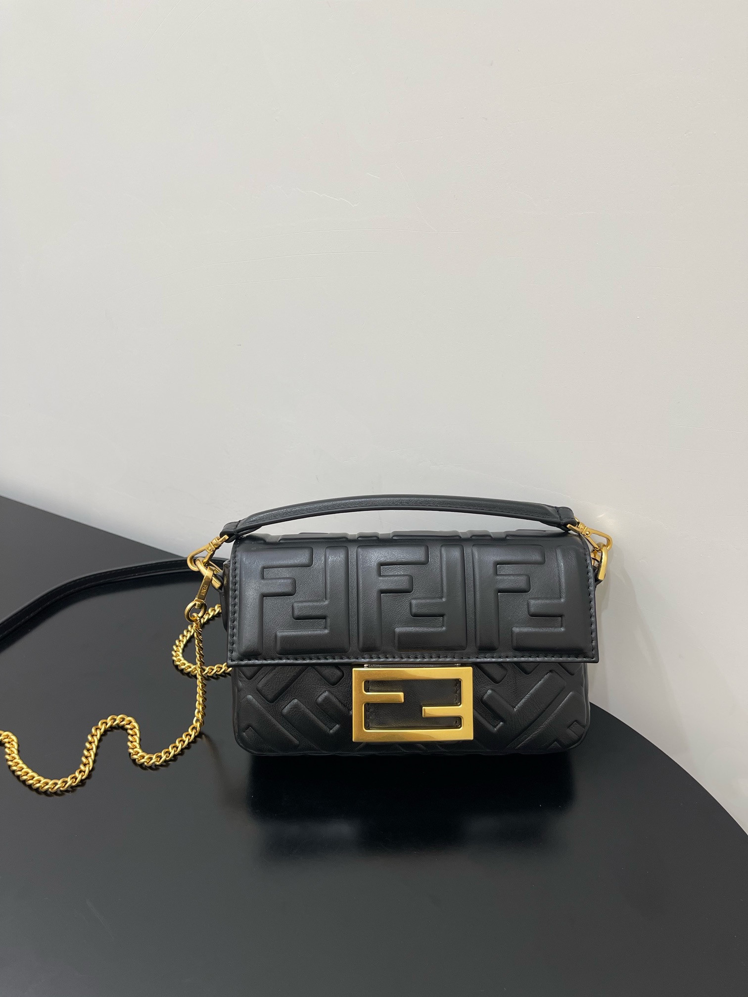 HOT SALE FENDI BAGUETTE-19*10*4cm