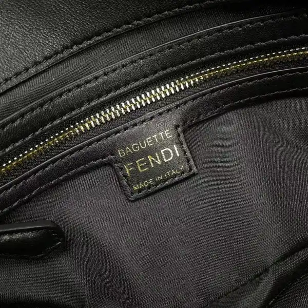 FENDI BAGUETTE-26*13*6CM