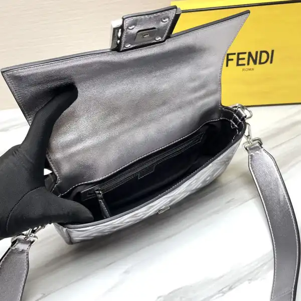 FENDI BAGUETTE-26*13*6CM