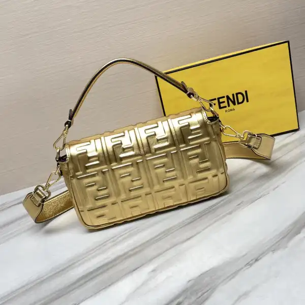 FENDI BAGUETTE-26*13*6CM