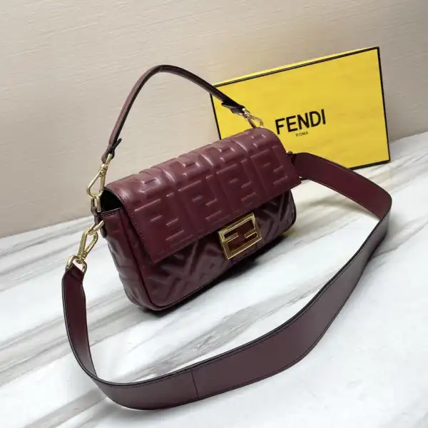 First bag ru FENDI BAGUETTE-26*13*6CM