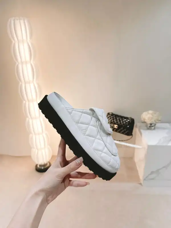 First Bag Ru CHANEL SANDAL mules