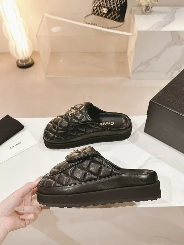 CHANEL SANDAL mules