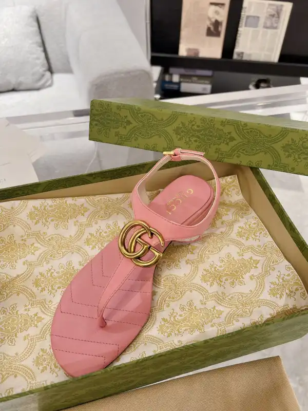 GUCCI SLIDE SANDALS