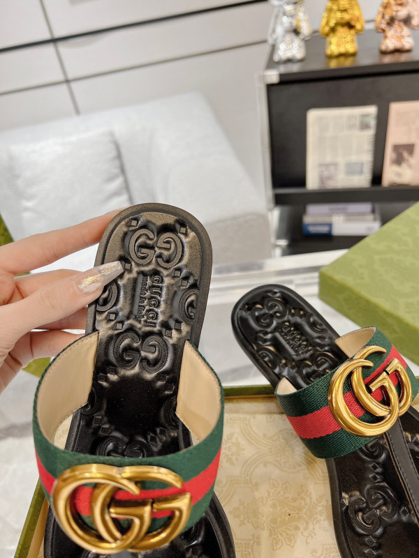 [FREE SHIPPING] GUCCI SLIDE SANDALS