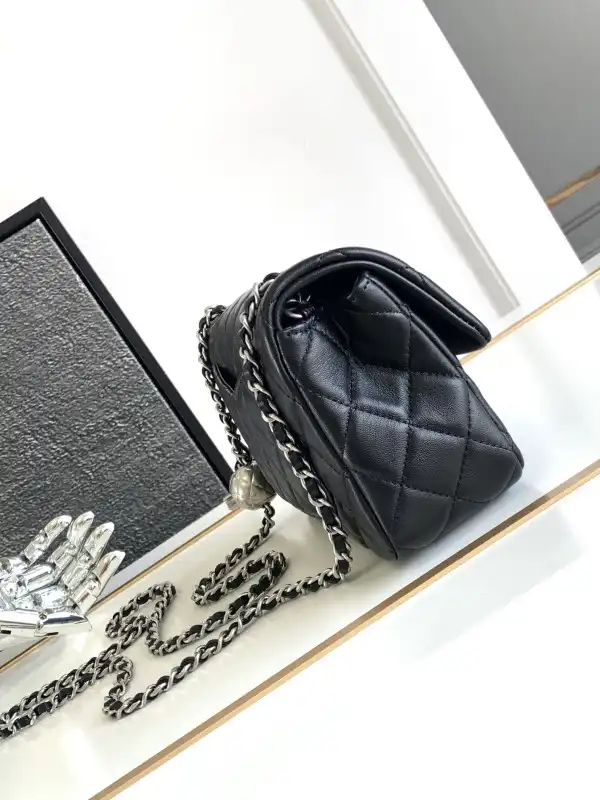 CHANEL FLAP BAG 20CM