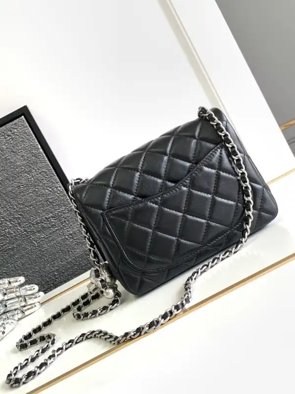 CHANEL FLAP BAG 17CM