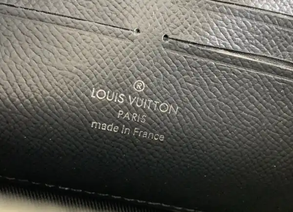 LOUIS VUITTON Trunk Wallet-22.5*14*5CM