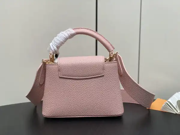 First bag ru LOUIS VUITTON CAPUCINES MINI-21*14*8CM