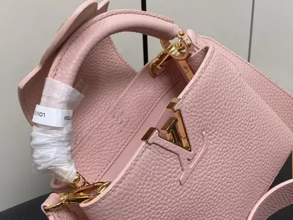 First bag ru LOUIS VUITTON CAPUCINES MINI-21*14*8CM