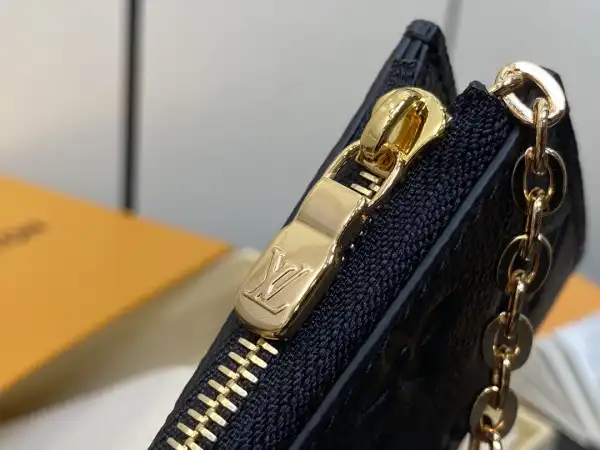 First bag ru LOUIS VUITTON Noa WALLET-11*7*1.5cm