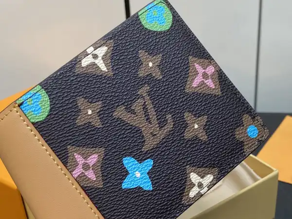 First bag ru LOUIS VUITTON MULTIPLE WALLET-11.5*9*1.5cm