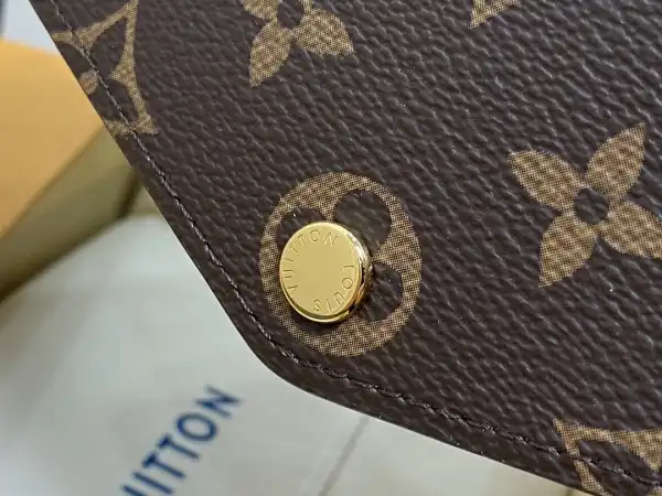 TO Louis Vuitton SARAH WALLET-19*10.5*2cm