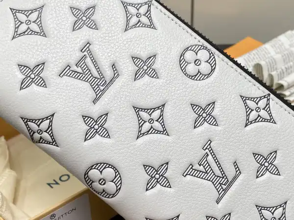 First bag ru LOUIS VUITTON ZIPPY WALLET-10*20*2 cm