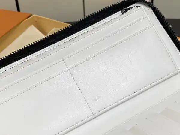 First bag ru LOUIS VUITTON ZIPPY WALLET-10*20*2 cm