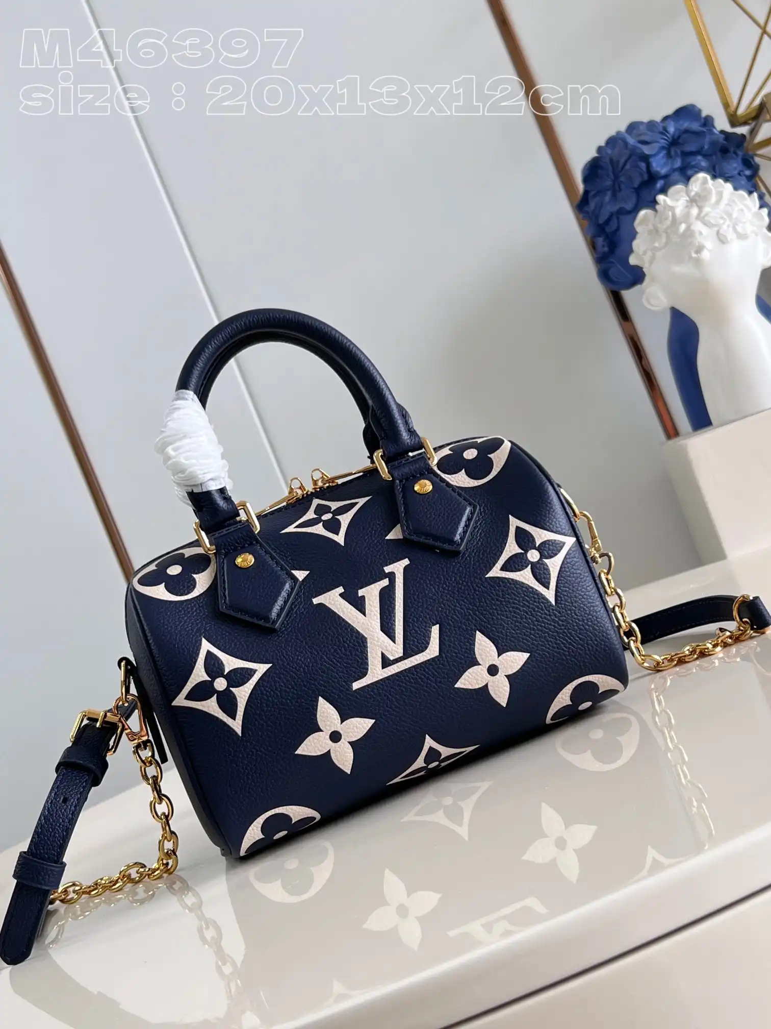 Eliminating the middleman and passing on savings to you. With massive production and tax-free benefits LOUIS VUITTON SPEEDY BANDOULIÈRE 20