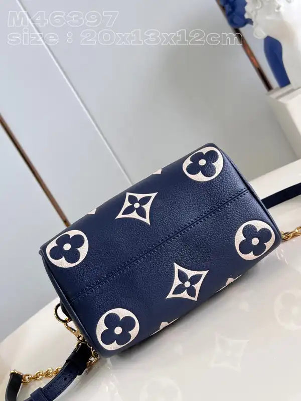 First bag ru LOUIS VUITTON SPEEDY BANDOULIÈRE 20