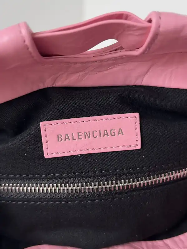 First bag ru Balenciaga Crush Tote-23.9*25.9*9.9CM