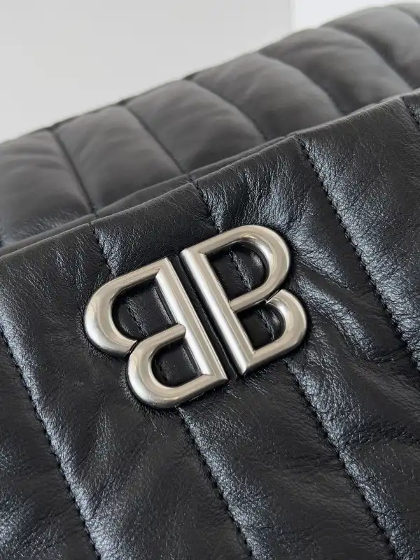 First bag ru BALENCIAGA MONACO-32.5*22*9.9CM