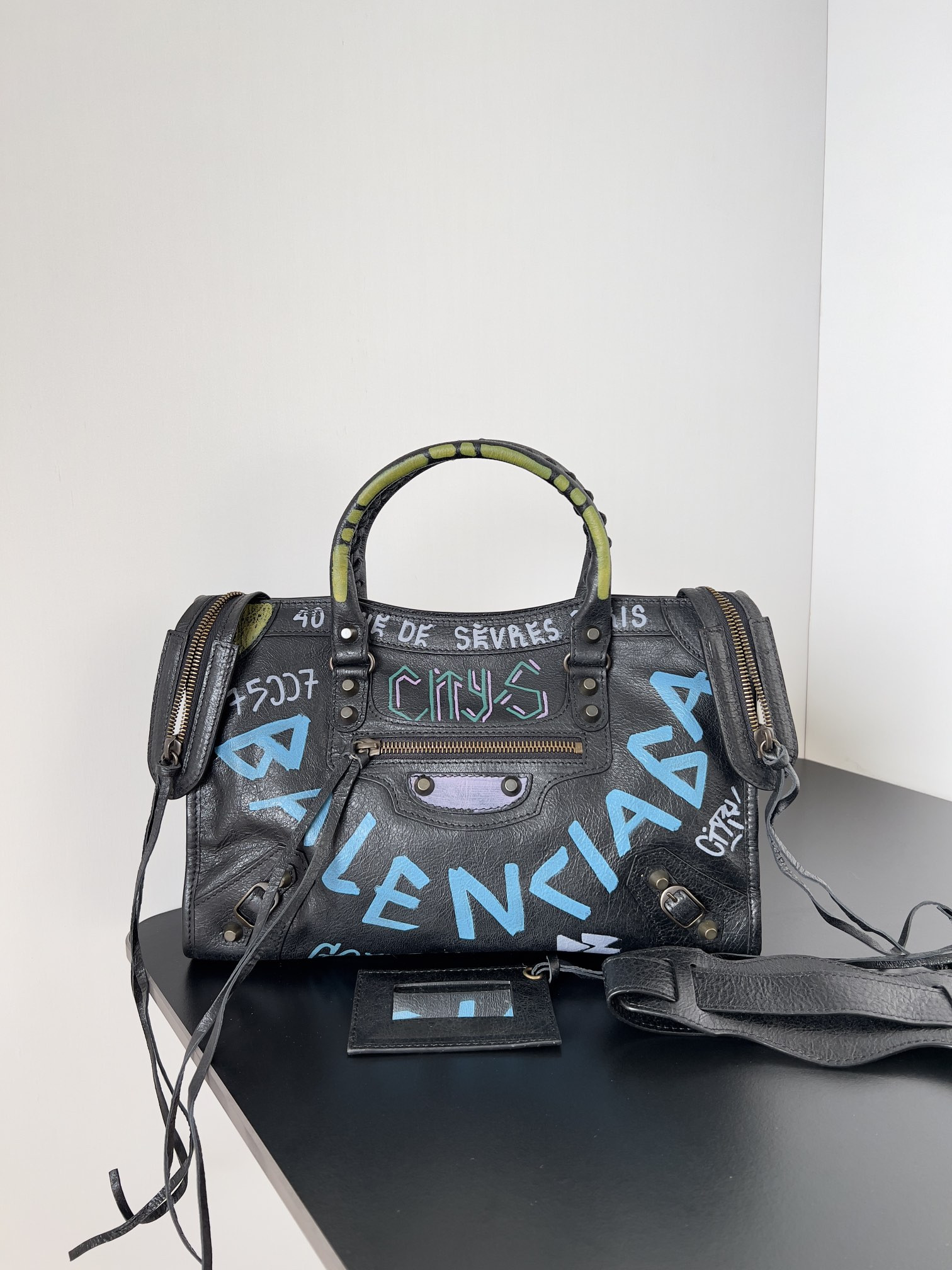 HOT SALE Balenciag Graffiti Classic City-30*10*20CM