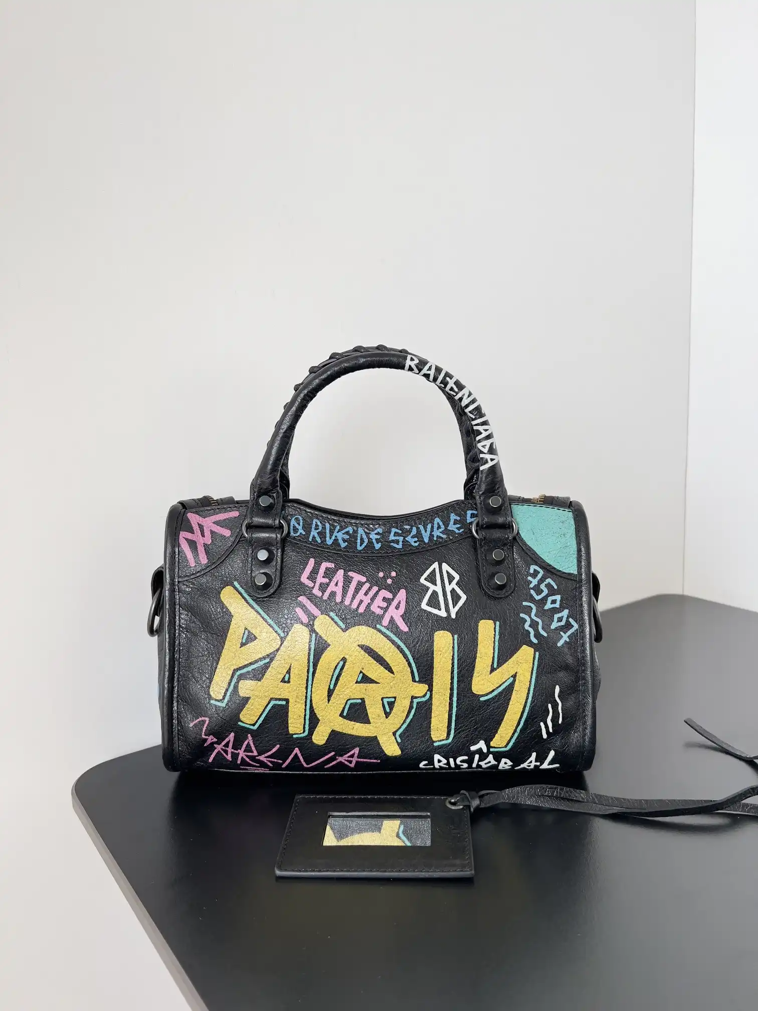 Balenciag Graffiti CHANELassic City-23*9*16cm