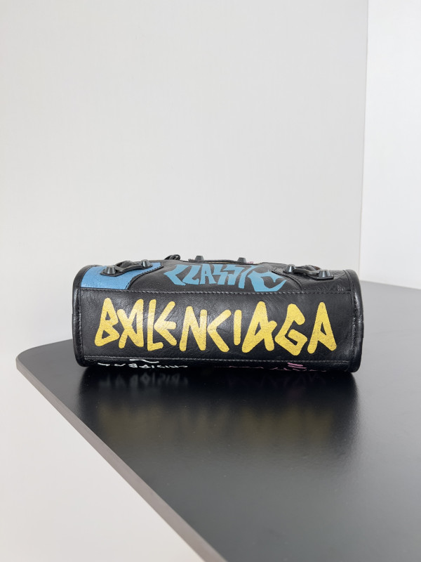 HOT SALE Balenciag Graffiti Classic City-23*9*16cm