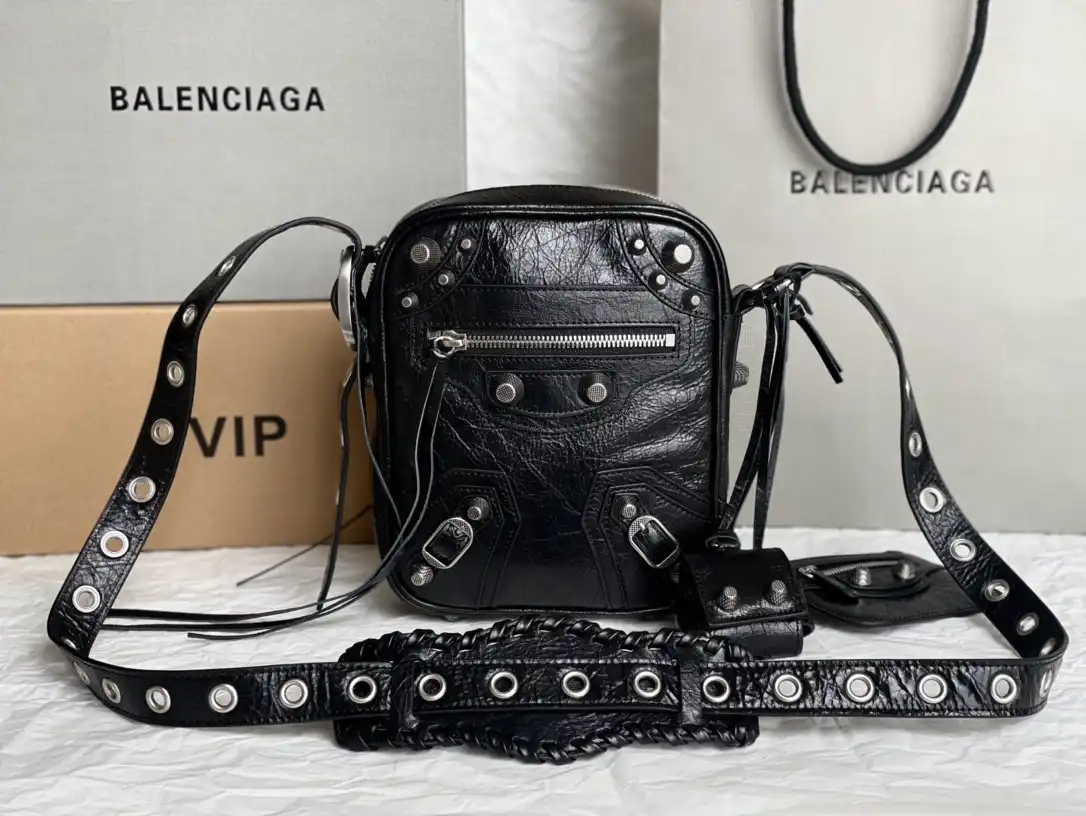 Frstbag ru Balenciag Crossbody Bag-21*17*4.5CM