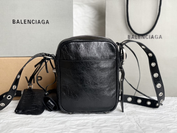 HOT SALE Balenciag Crossbody Bag-21*17*4.5CM