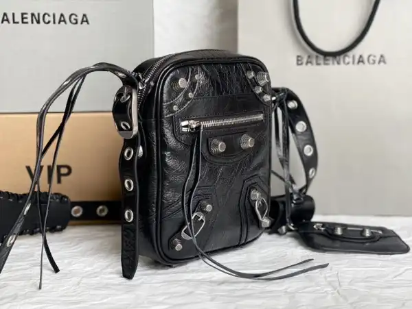 Balenciag Crossbody Bag-21*17*4.5CM