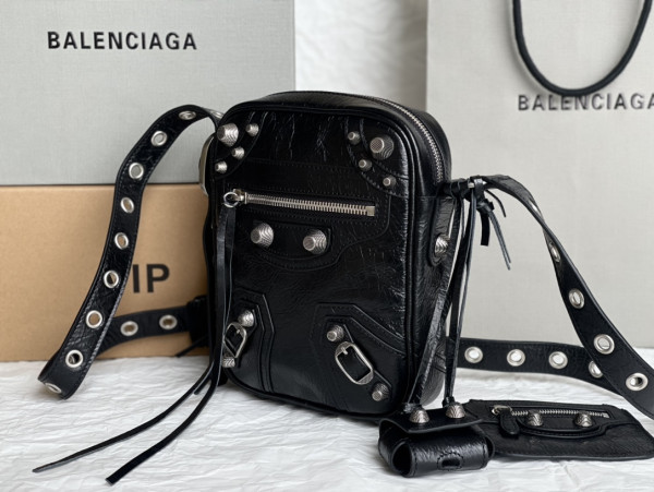 HOT SALE Balenciag Crossbody Bag-21*17*4.5CM