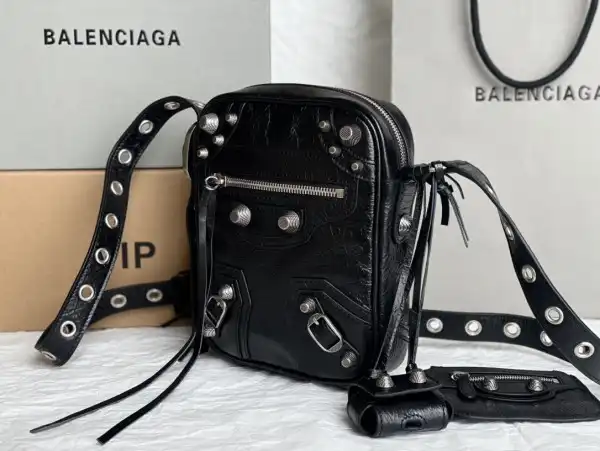 Bagsoffer Balenciag Crossbody Bag-21*17*4.5CM