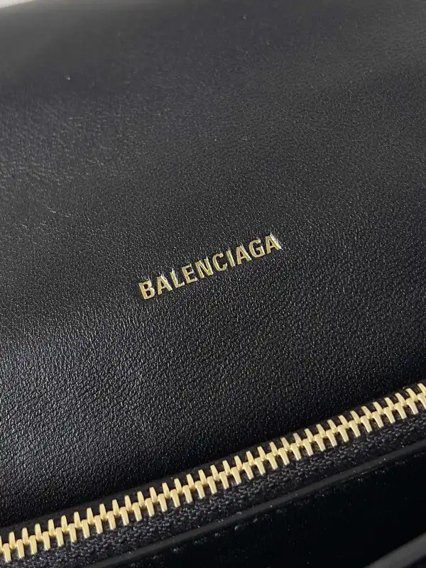 Bagsoffer yupoo Balenciaga Hourglass Bag-39.9*24.9*13.0CM