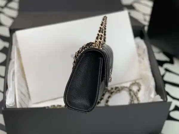 CHANEL FLAP BAG WITH TOP HANDLE-18CM