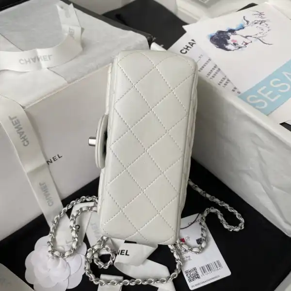 CHANEL FLAP BAG 17CM