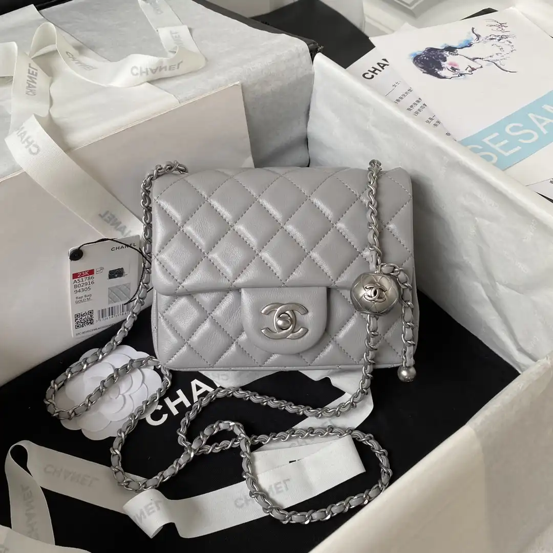 CHANEL FLAP BAG 17CM