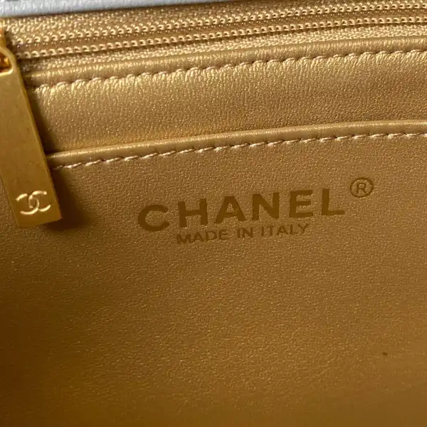 CHANEL FLAP BAG 17CM