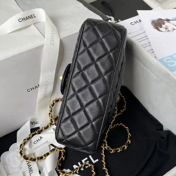 CHANEL FLAP BAG 20CM