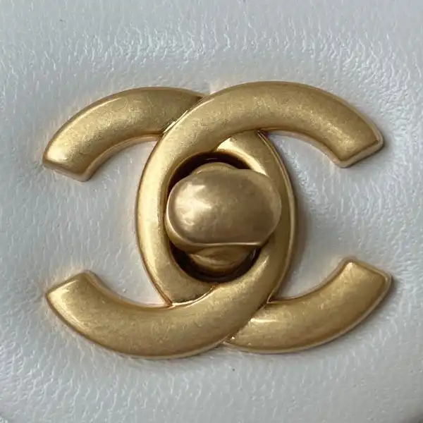 CHANEL FLAP BAG 20CM