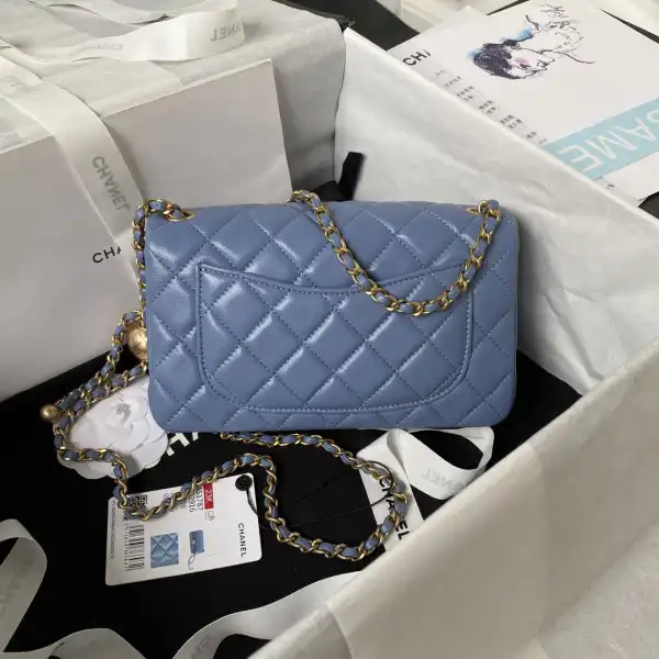 CHANEL FLAP BAG 20CM